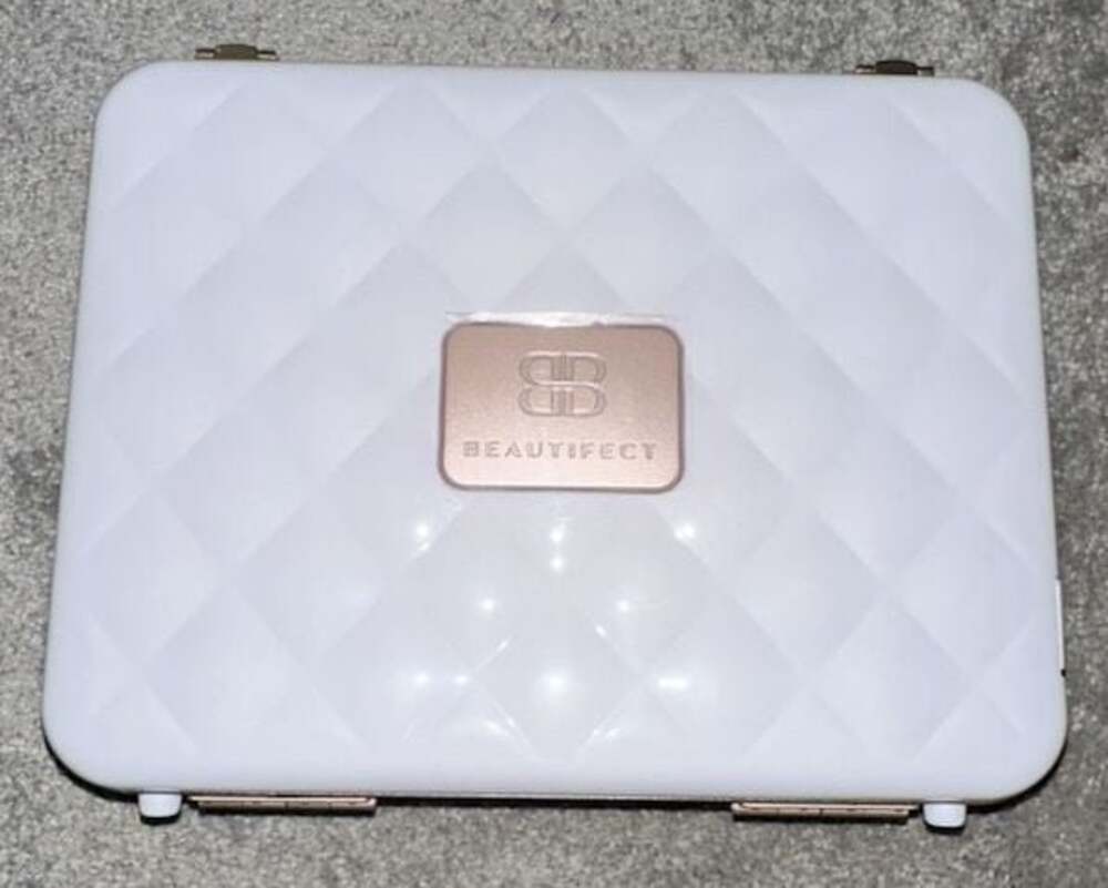 Beautifect Box Portable Lighted Makeup Case in White